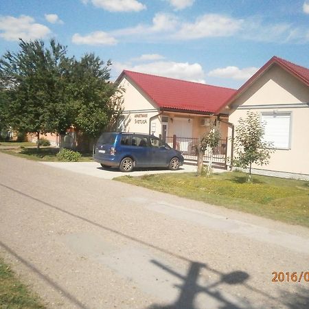 Apartments Svetlica Backi Petrovac Ngoại thất bức ảnh