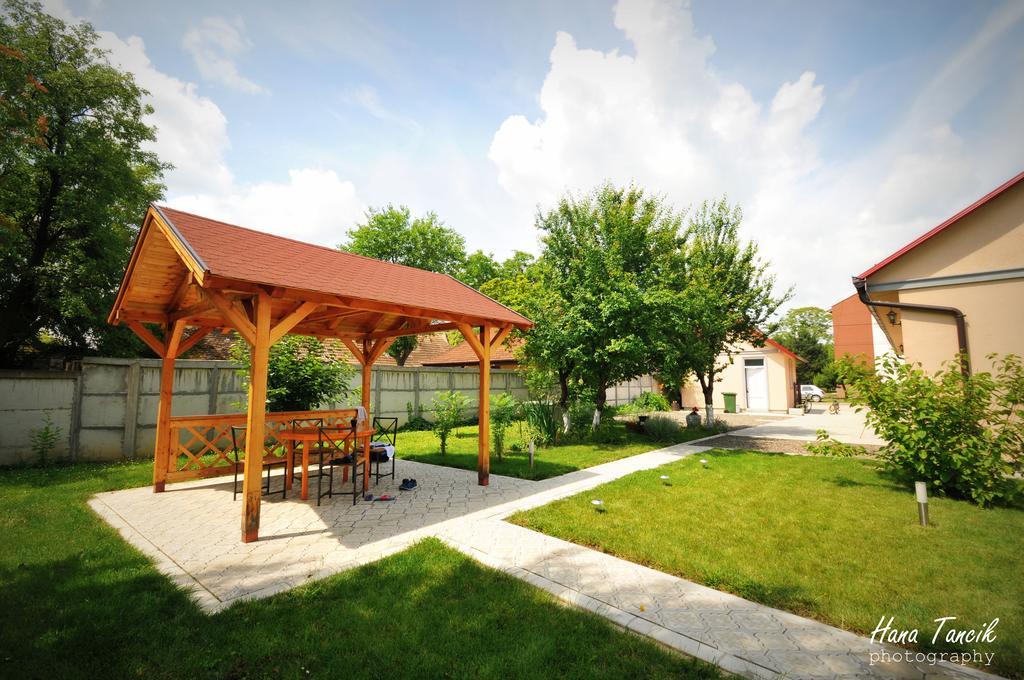 Apartments Svetlica Backi Petrovac Ngoại thất bức ảnh